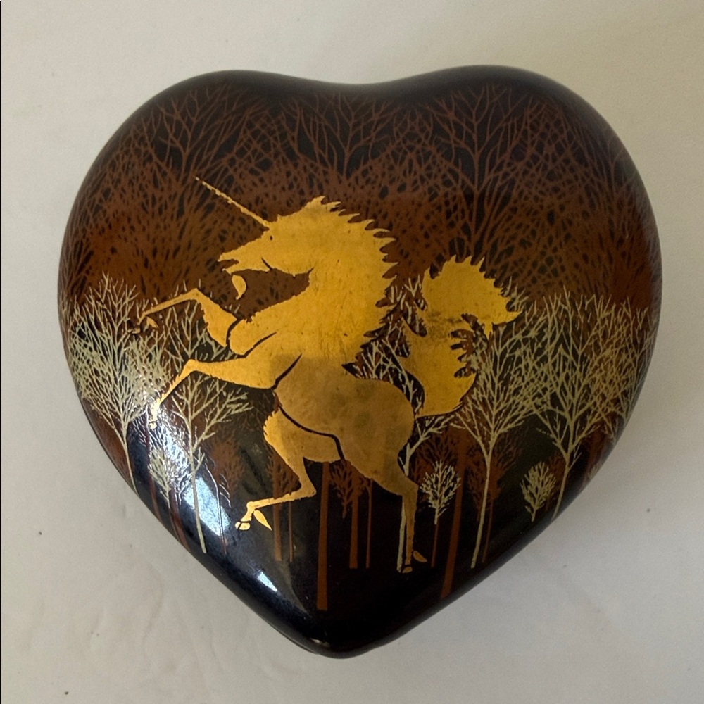 Otagiri Black and Gold Unicorn Heart Ceramic
#sku glass case